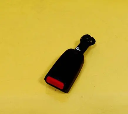 Suzuki Baleno EG Front seatbelt buckle 