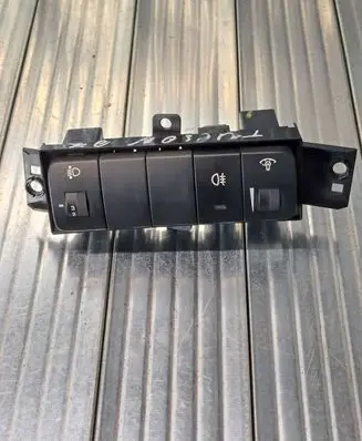 Fog light switch