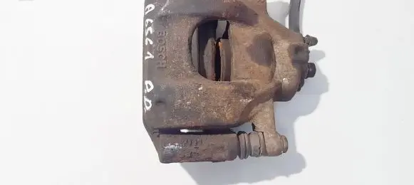 Toyota Aygo AB10 Front brake caliper y01787