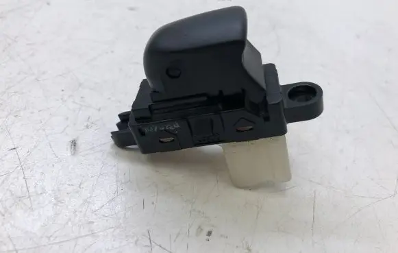 Nissan X-Trail T32 Electric window control switch