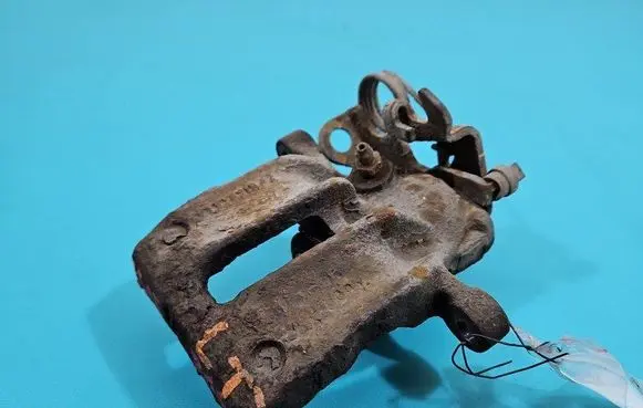 Rear brake caliper