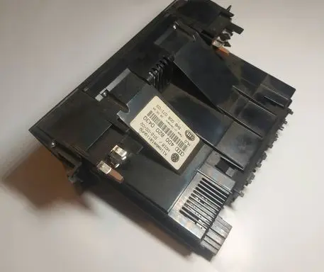 Audi A8 S8 D2 4D Climate control unit 4D0820043Q
