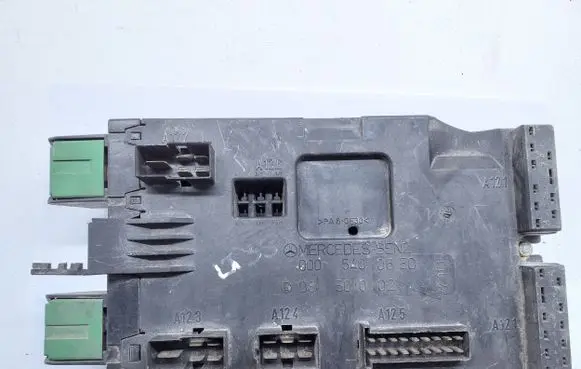 Mercedes-Benz E W212 Fuse module 0005400650 08501002