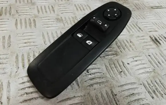 Peugeot 2008 I Electric window control switch 96781120ZD