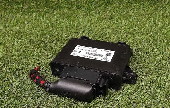 Porsche Panamera (970) Voltage converter/converter module 7PP959663E 111001912 CDG210511