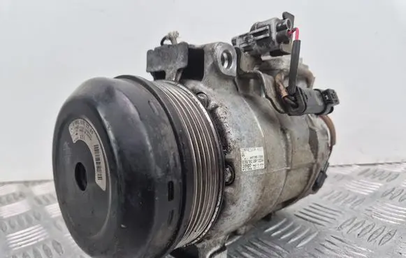 Mercedes-Benz C W204 Air conditioning (A/C) compressor (pump) A0008302700
