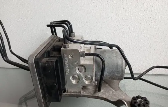 BMW 7 G11 G12 ABS Pump 6882933 A002W319A