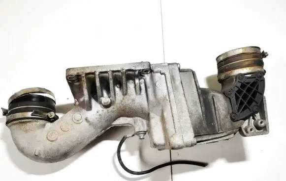 Intake resonator