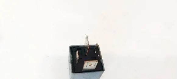 Volkswagen Golf Plus Other relay 1K0906381 V23134B52X426