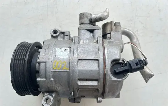 Volkswagen Golf VII Air conditioning (A/C) compressor (pump) 1K0820899S
