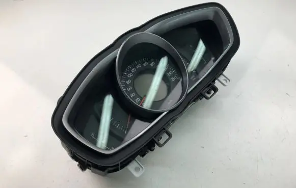 Volvo V40 Speedometer (instrument cluster) 31412873