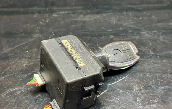 Mercedes-Benz S W221 Ignition lock 2215450808 5040009291606192