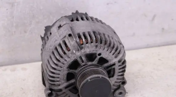 Volkswagen PASSAT B6 Generator/alternator 021903026L TG17C019