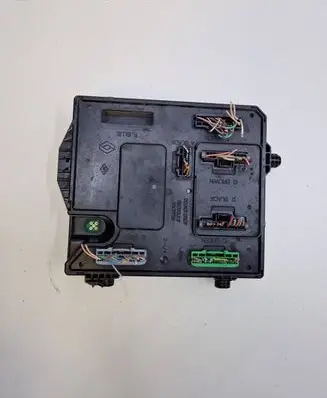 Renault Megane III Comfort/convenience module 284B17882R S180098101