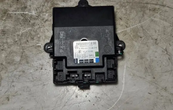 Mercedes-Benz A W169 Door control unit/module A1698207126