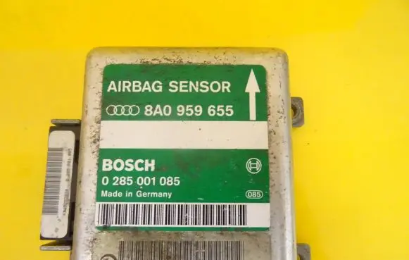 Audi A4 S4 B5 8D Airbag control unit/module 8A0959655