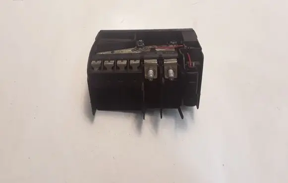 Opel Insignia B Battery relay fuse 33311583