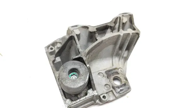 Volvo V60 Engine mounting bracket 6G926P096