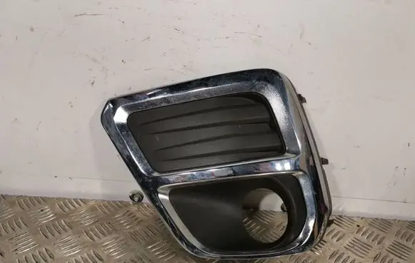 Subaru Forester SK Front fog light trim/grill C160101850 57731SJ070