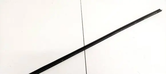 Volkswagen Phaeton Windshield trim 