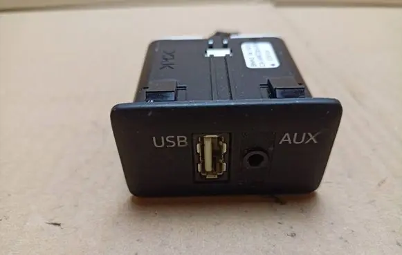 Mazda CX-9 USB socket connector CA-WM72E0JM