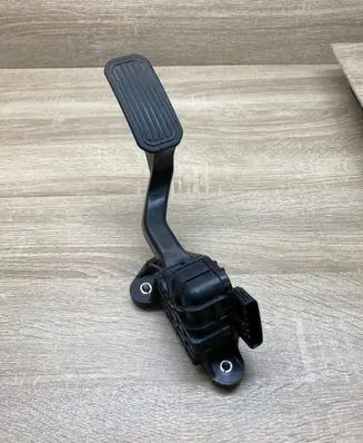 Toyota Prius (NHW20) Accelerator throttle pedal 7812047050 1988003200