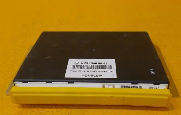 Mercedes-Benz SL R231 Air suspension control unit module (rear) A2315400062