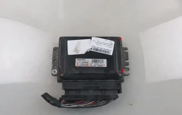 Renault Clio II Engine control unit/module S110115000B 8200162378 8200029658