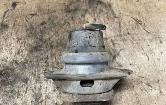 Land Rover Discovery 4 - LR4 Engine mount bracket AH226A003BA T5V6D30L 4518082121