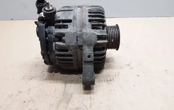 Toyota Avensis T250 Generator/alternator 0124325079 270600D140A