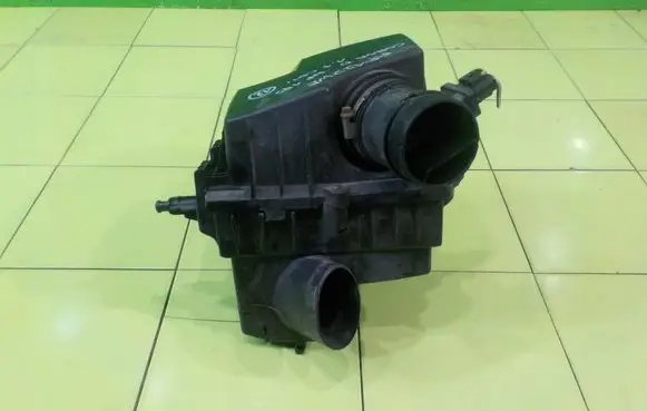 Opel Corsa D Air filter box 
