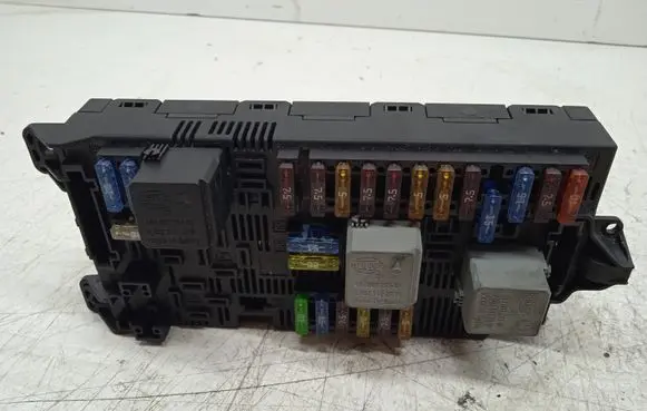 Mercedes-Benz E AMG W211 Fuse module 2115453801