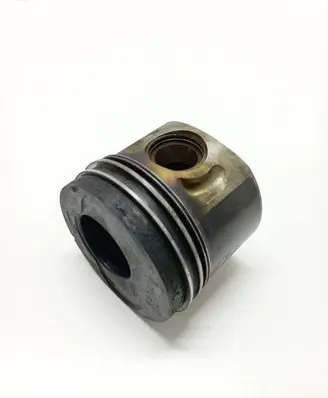 Volkswagen PASSAT B5 Piston 24R1