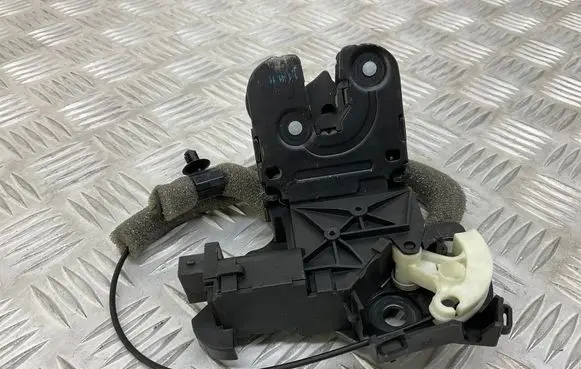 Tailgate/trunk/boot lock/catch/latch