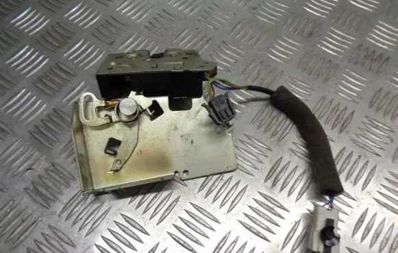 Ford Mondeo Mk III Tailgate exterior lock 3S71A43102-AB