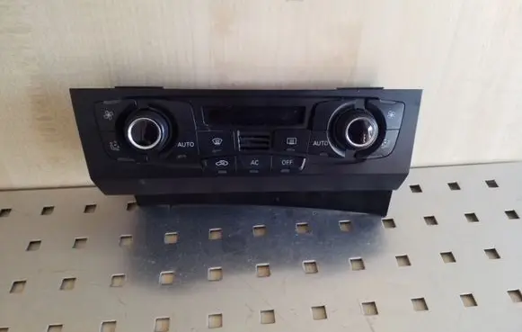 Audi A5 8T 8F Climate control unit 8T2820043AF