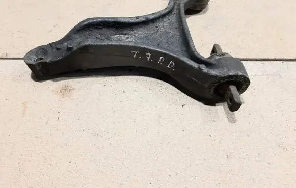Volvo XC70 Front lower control arm/wishbone