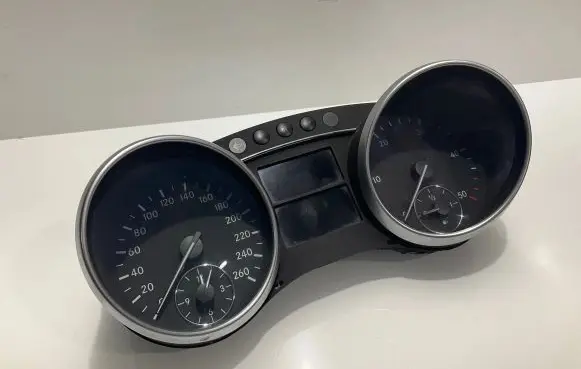 Mercedes-Benz ML W164 Speedometer (instrument cluster) A1645404147 A2C53118452 1645404147