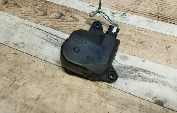 Chrysler Pacifica Air flap motor/actuator 04885465AA