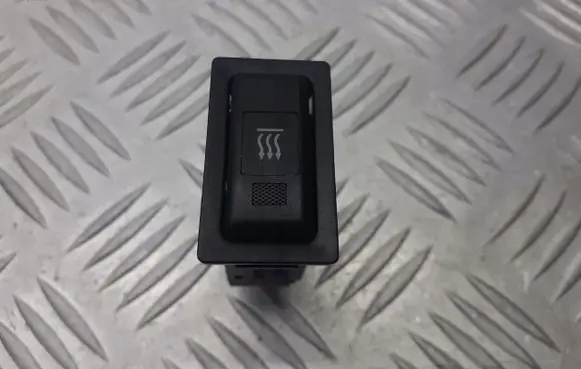 Toyota Avensis T250 Windscreen/window heater switch 153337