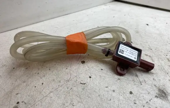 Mercedes-Benz C W205 Airbag deployment crash/impact sensor A2059059119