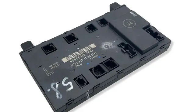 Mercedes-Benz CLK A209 C209 Door control unit/module 2098201926