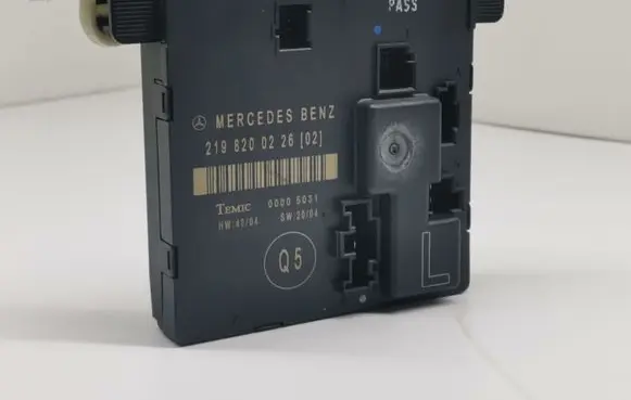 Mercedes-Benz CLS C219 Door control unit/module 2198200226
