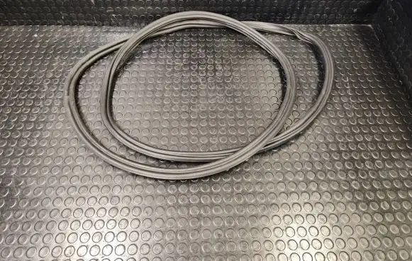 Seat Alhambra (Mk2) Trunk rubber seal (body) 