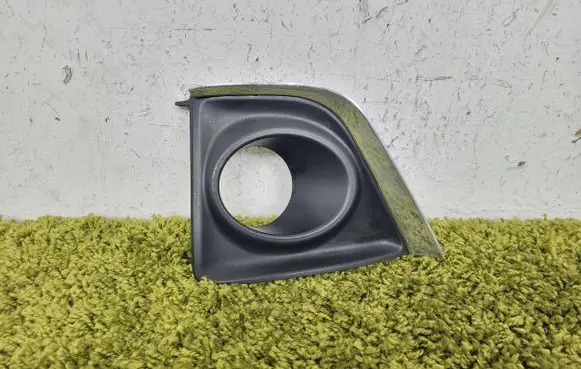 Toyota Corolla E160 E170 Front fog light trim/grill 81482-02390