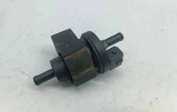 Hyundai Coupe Valve vacuum PCV002