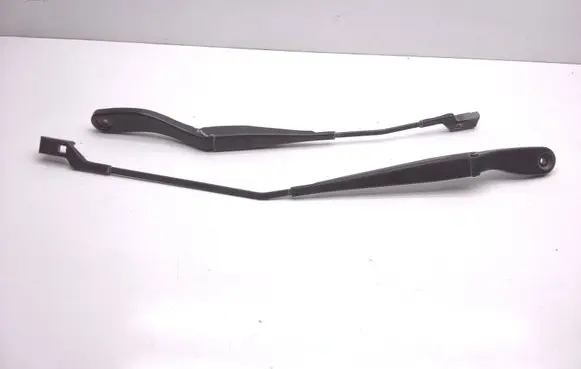 Volvo V50 Front wiper blade arm 31253996 31253997