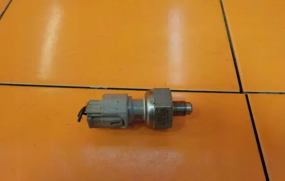 Volvo S60 Fuel pressure sensor 31303497