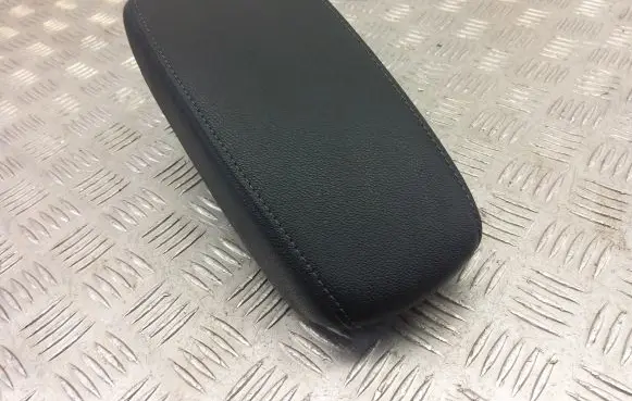 Opel Mokka X Armrest