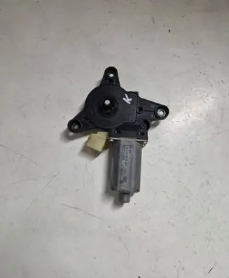 Mercedes-Benz Vito Viano W639 Front door window regulator motor 0130821941